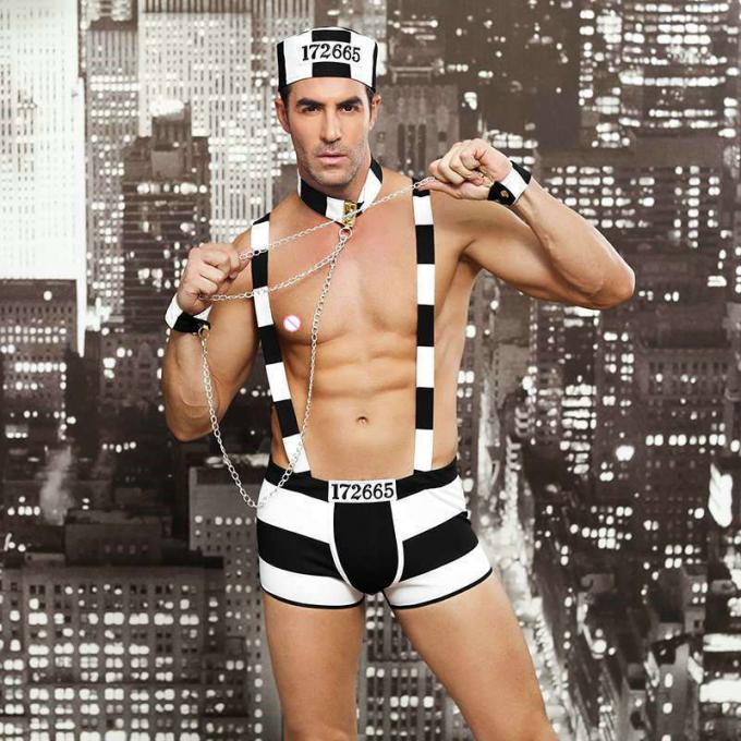 Os trajes do jogo do papel dos homens equipam o prisioneiro 