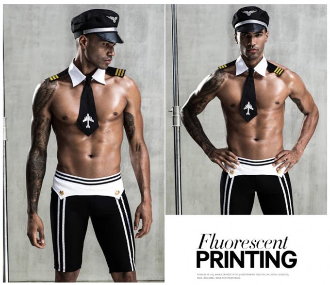A roupa interior uniforme 