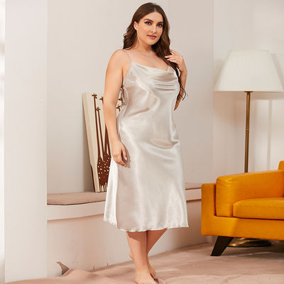 O cetim fez malha a roupa de noite de seda "sexy"
