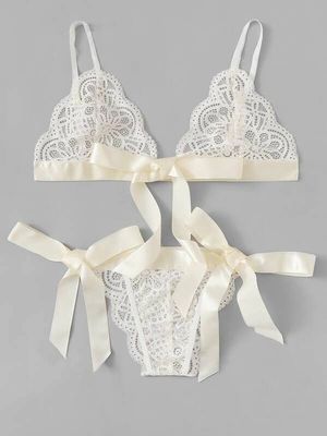 Parte traseira aberta 3XL 4XL do decote em V mais o laço branco do estilingue do Bodysuit da roupa interior da boneca